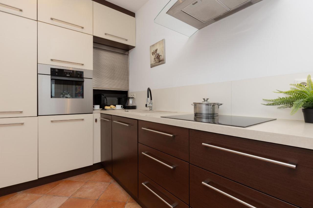 Cozy Apartment With Parking In Warsaw Ursus By Noclegi Renters Ngoại thất bức ảnh
