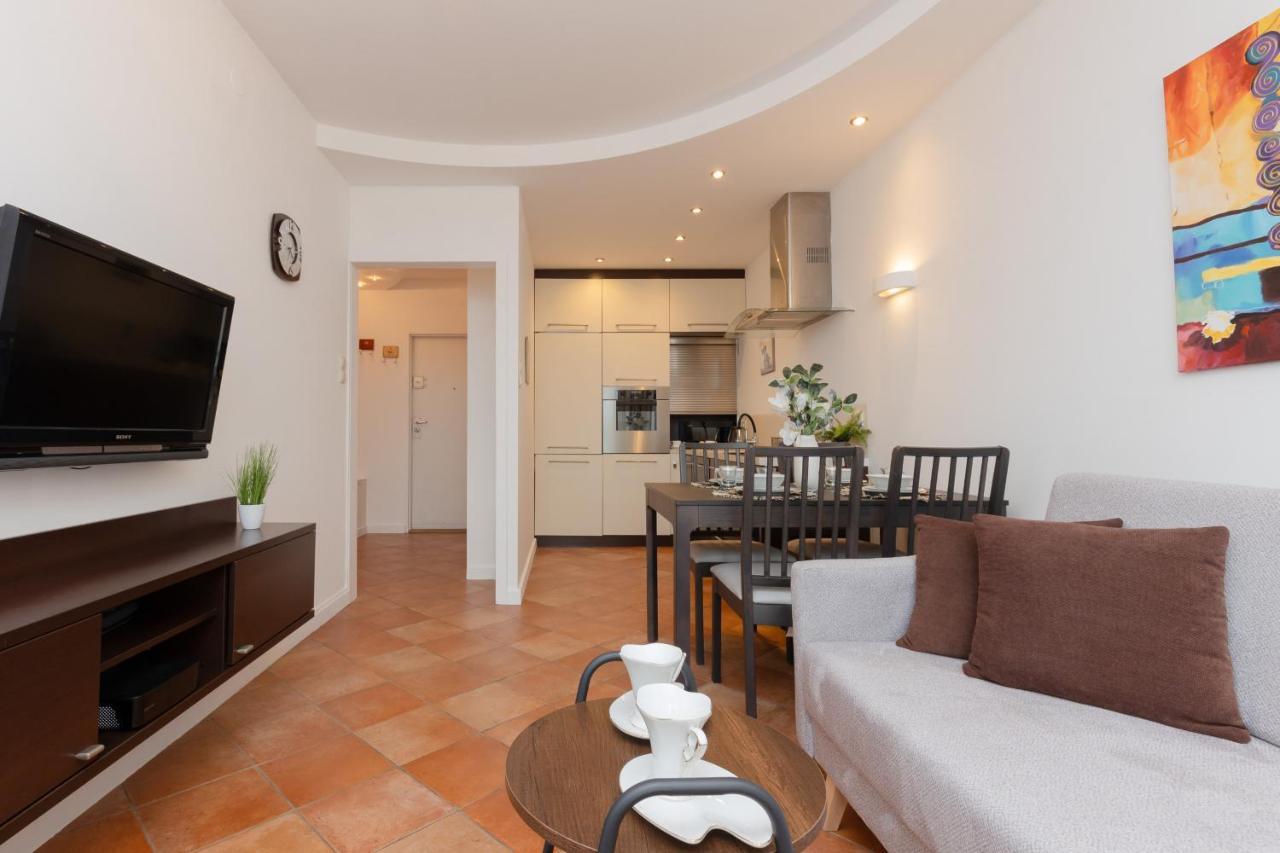 Cozy Apartment With Parking In Warsaw Ursus By Noclegi Renters Ngoại thất bức ảnh
