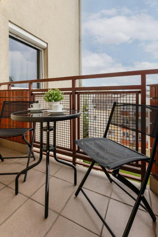Cozy Apartment With Parking In Warsaw Ursus By Noclegi Renters Ngoại thất bức ảnh